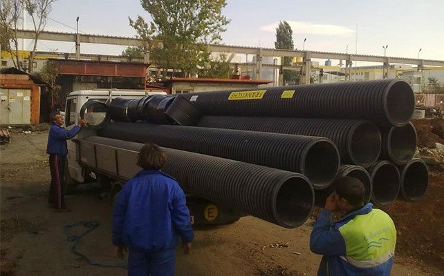 монтаж на канализационни тръби