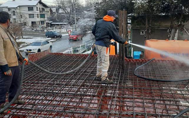 доставка на топла вода